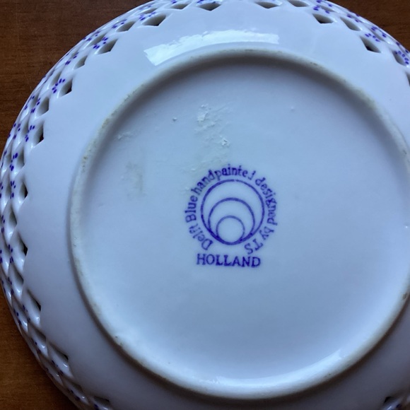 HOLLAND Delft Blue Windmill Hand Painted Design by TS - Picture 6 of 7